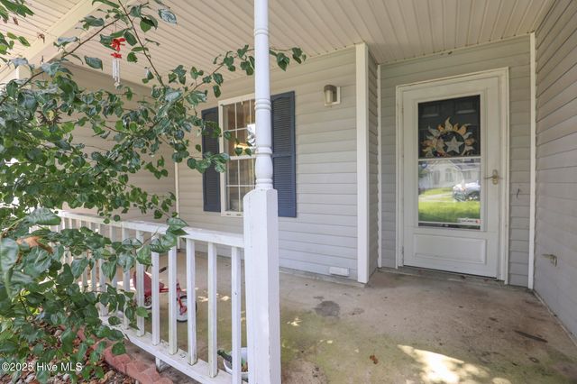 302 Paddock Place, Jacksonville, NC 28546