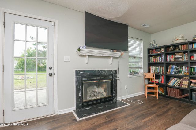 302 Paddock Place, Jacksonville, NC 28546