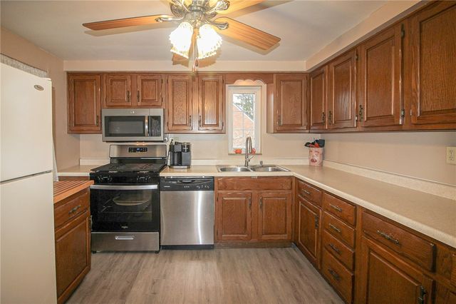 164 Gill Hall Rd, Jefferson Hills, PA 15025