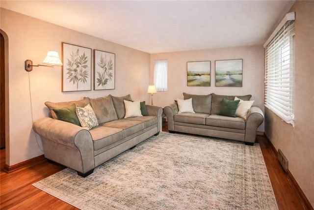 164 Gill Hall Rd, Jefferson Hills, PA 15025