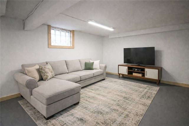 164 Gill Hall Rd, Jefferson Hills, PA 15025