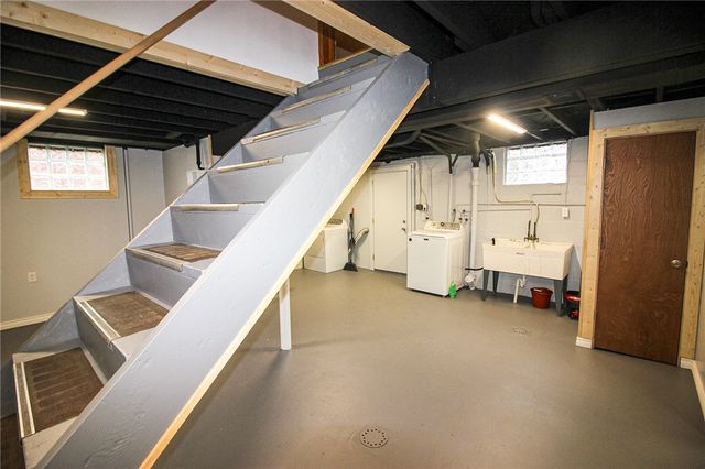 164 Gill Hall Rd, Jefferson Hills, PA 15025