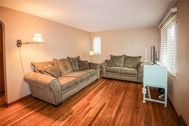 164 Gill Hall Rd, Jefferson Hills, PA 15025