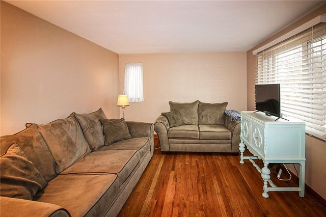 164 Gill Hall Rd, Jefferson Hills, PA 15025