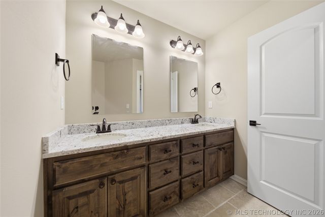 8438 E 106th Place N, Owasso, OK 74055