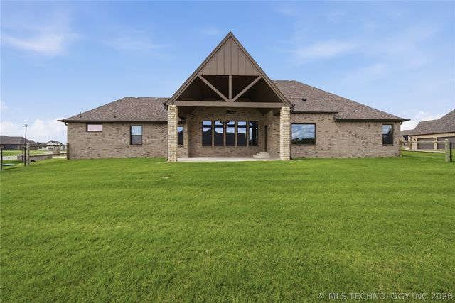 8438 E 106th Place N, Owasso, OK 74055