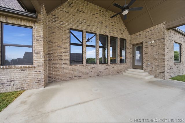 8438 E 106th Place N, Owasso, OK 74055