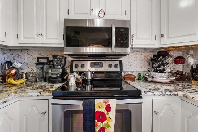 100 E OAK TERRACE DRIVE C1, Leesburg, FL 34748