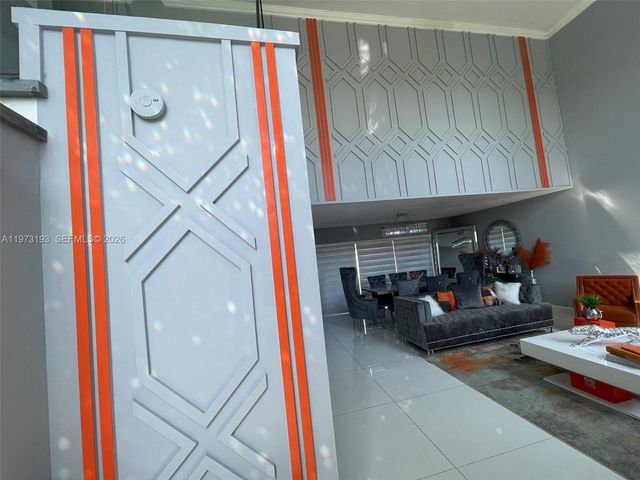 926 SW 102nd Ter, Pembroke Pines, FL 33025