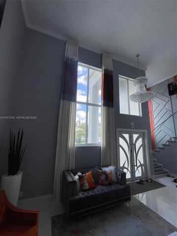 926 SW 102nd Ter, Pembroke Pines, FL 33025