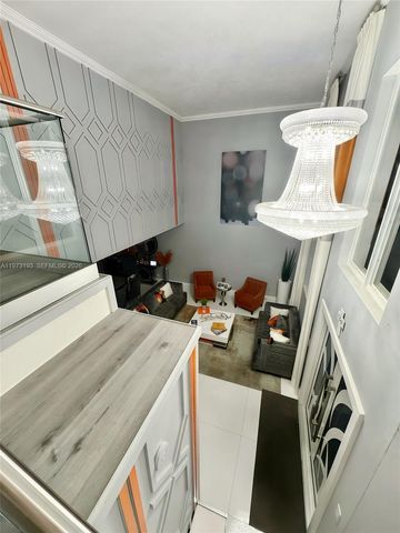 926 SW 102nd Ter, Pembroke Pines, FL 33025