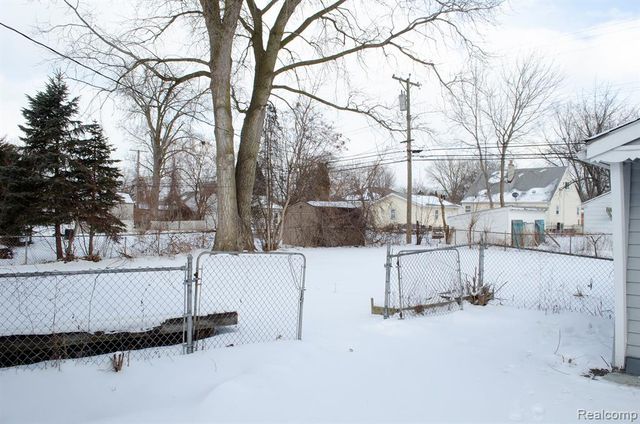 5850 Deering Street, Garden City, MI 48135