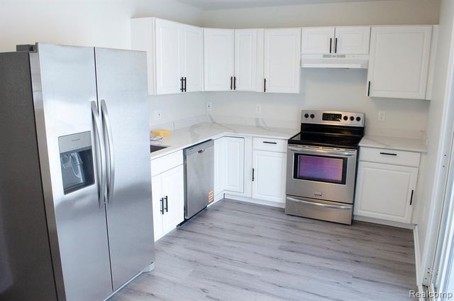 5850 Deering Street, Garden City, MI 48135