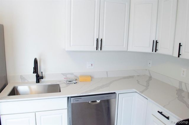 5850 Deering Street, Garden City, MI 48135