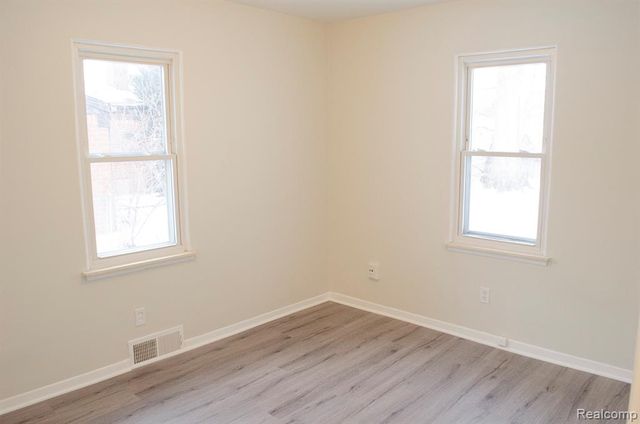 5850 Deering Street, Garden City, MI 48135