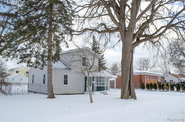 5850 Deering Street, Garden City, MI 48135