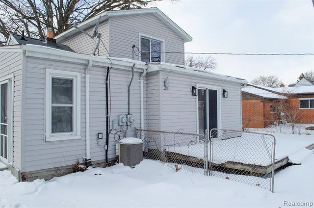 5850 Deering Street, Garden City, MI 48135