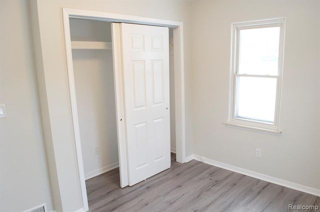 5850 Deering Street, Garden City, MI 48135