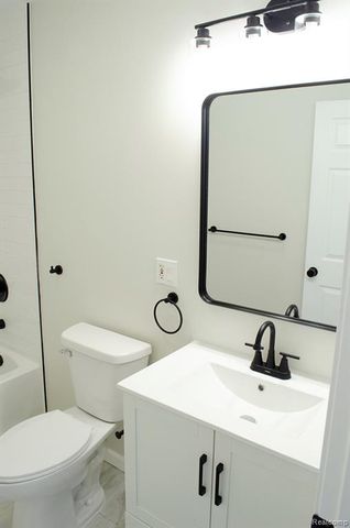 5850 Deering Street, Garden City, MI 48135