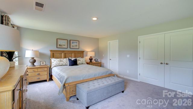 33 Ridgehaven Way, Waynesville, NC 28786