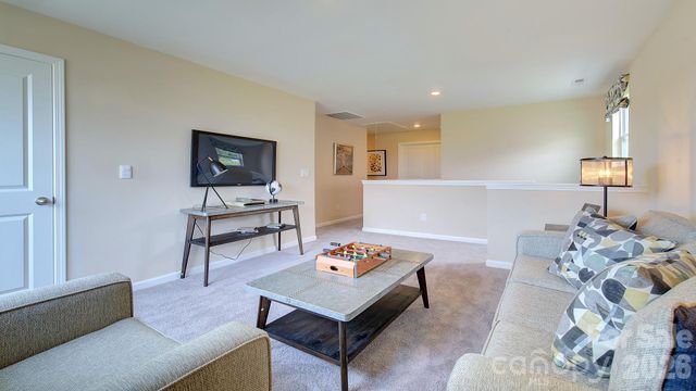 33 Ridgehaven Way, Waynesville, NC 28786