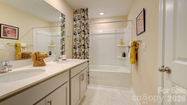 33 Ridgehaven Way, Waynesville, NC 28786