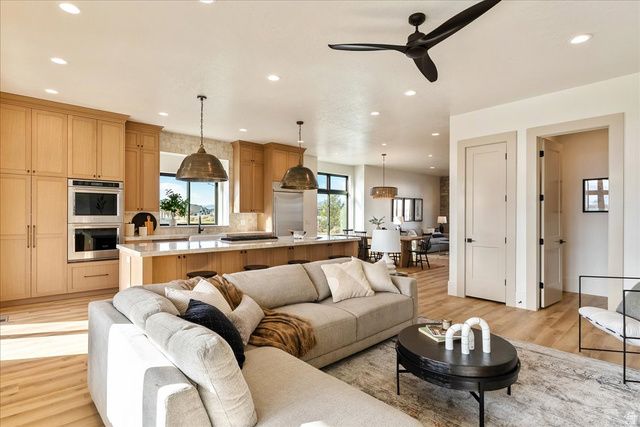 1610 E CENTER POINTE DR, Lehi, UT 84043