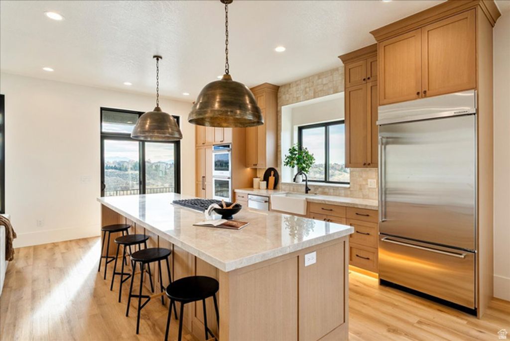Image 17 of property listing at 1610 E CENTER POINTE DR, Lehi, UT 84043