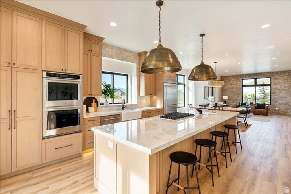 Image 20 of property listing at 1610 E CENTER POINTE DR, Lehi, UT 84043