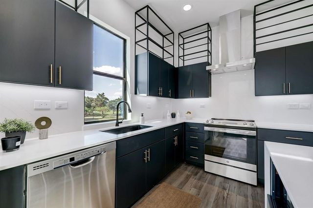 4722 Old Spanish Trail C201, Houston, TX 77021