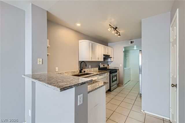 8473 Sewards Bluff Avenue 8473, Las Vegas, NV 89129