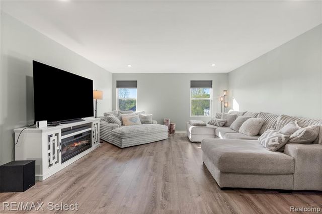8371 Crossbow Court, Grand Blanc, MI 48439