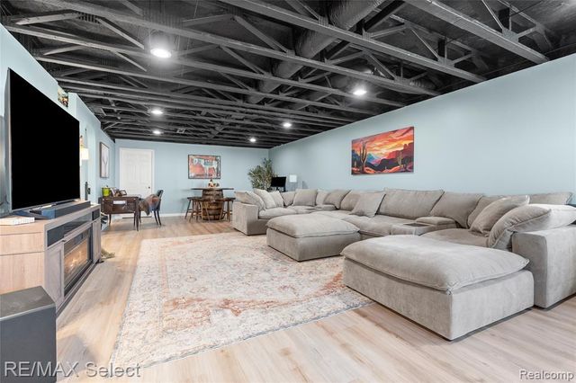 8371 Crossbow Court, Grand Blanc, MI 48439