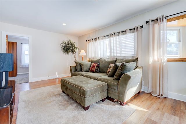 172 Wildmere Road, Irondequoit, NY 14617