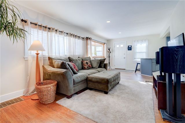 172 Wildmere Road, Irondequoit, NY 14617