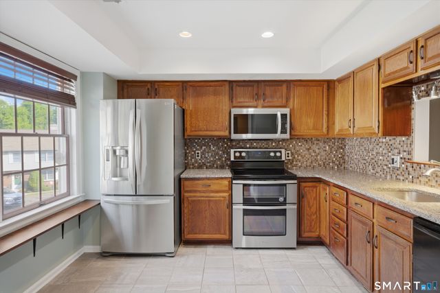 403 Holly Hill Drive 403, Rocky Hill, CT 06067