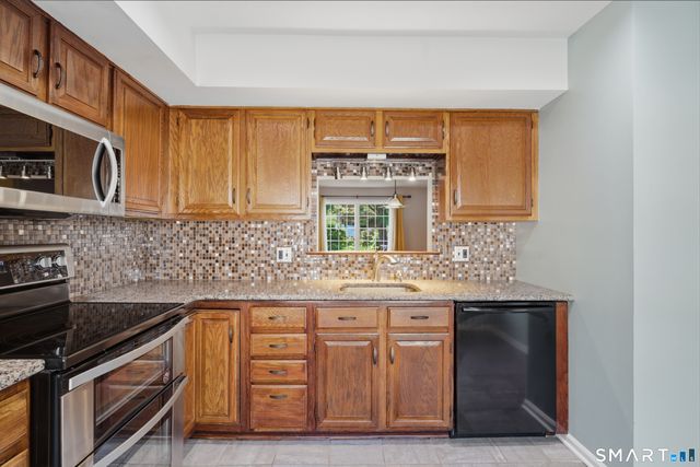 403 Holly Hill Drive 403, Rocky Hill, CT 06067