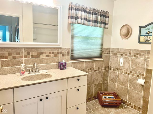 8709 E State Road 42, Poland, IN 47868