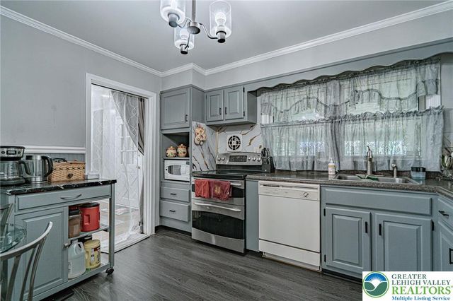 2627 Nottingham Road, Bethlehem City, PA 18017