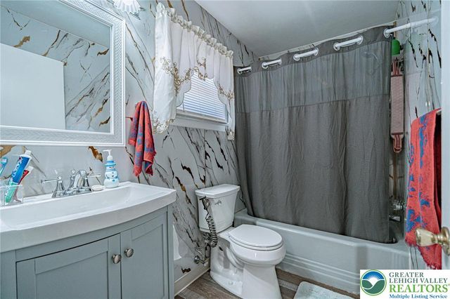 2627 Nottingham Road, Bethlehem City, PA 18017