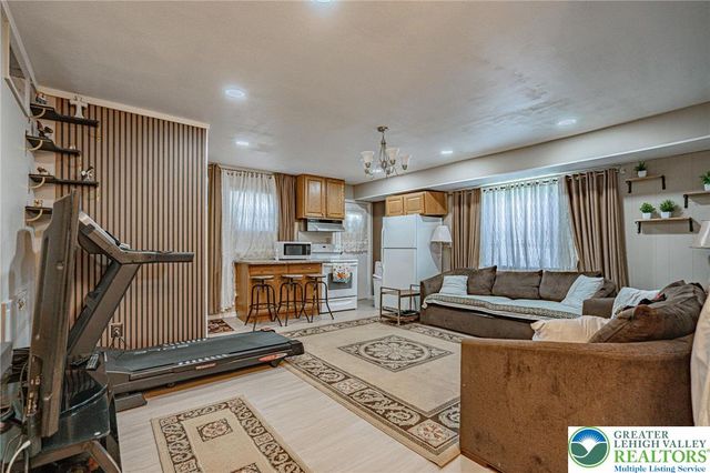 2627 Nottingham Road, Bethlehem City, PA 18017