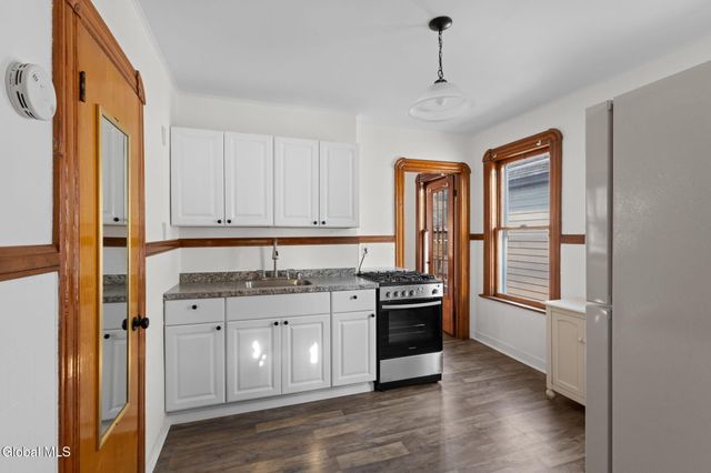 19 Ingersoll Avenue, Schenectady, NY 12305