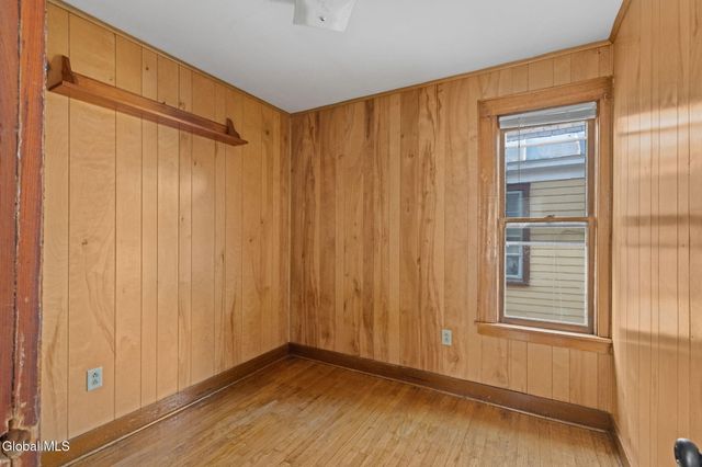 19 Ingersoll Avenue, Schenectady, NY 12305