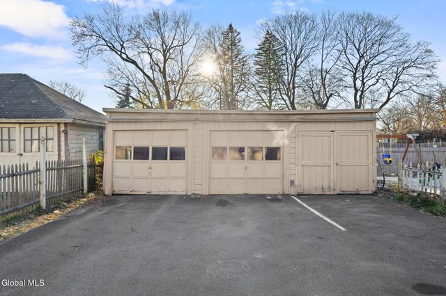 19 Ingersoll Avenue, Schenectady, NY 12305
