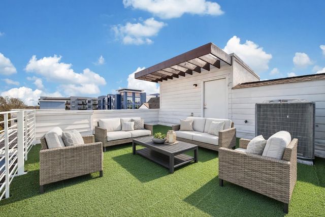 1313 Lakin Street, Houston, TX 77007