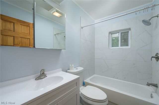 3744 Pelham Lane, Kent, OH 44240