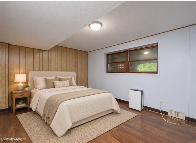 3744 Pelham Lane, Kent, OH 44240