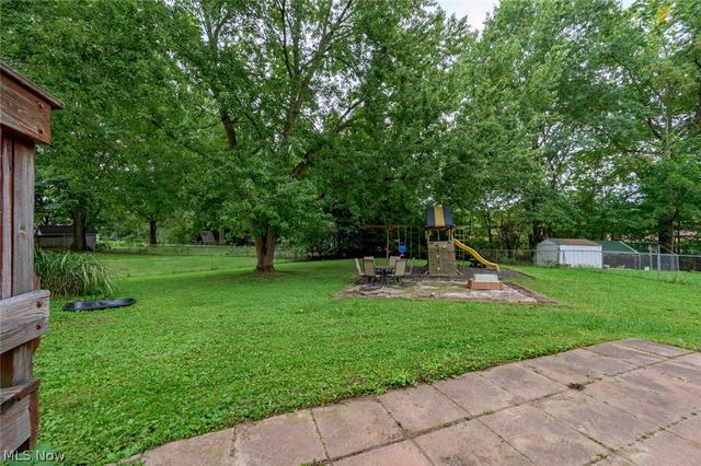 3744 Pelham Lane, Kent, OH 44240