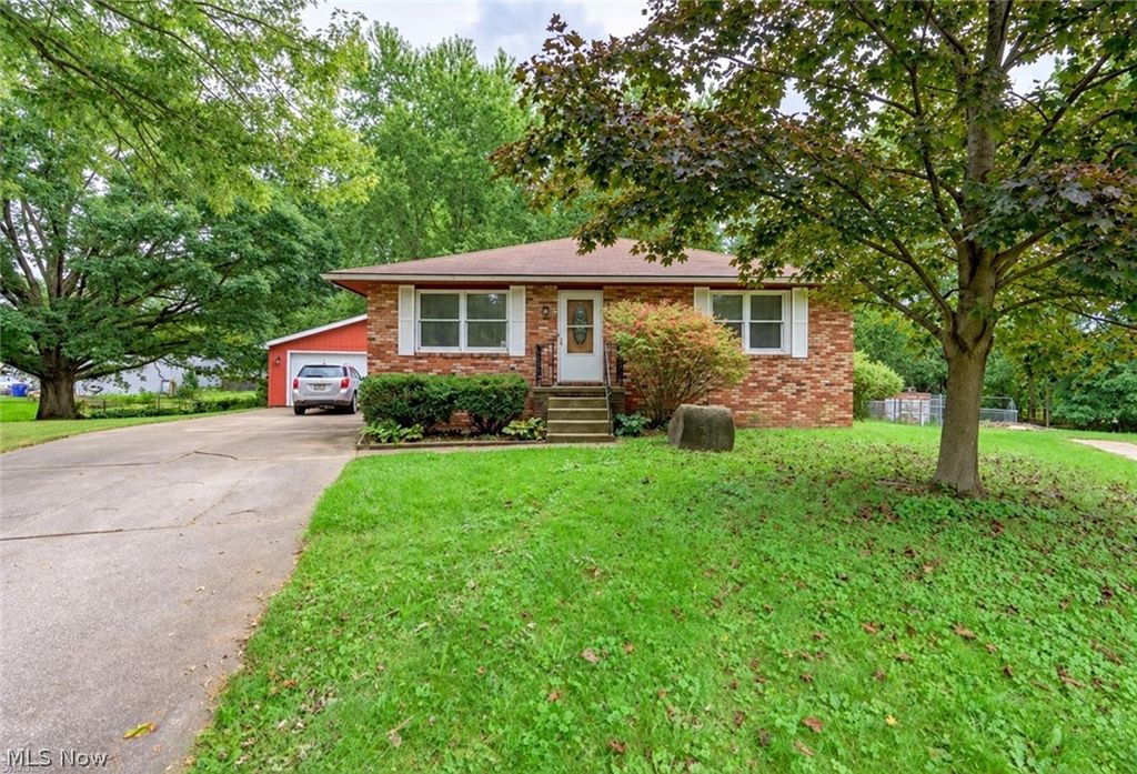 3744 Pelham Lane, Kent, OH 44240