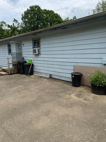 144 N Plum Street, Irvine, KY 40336